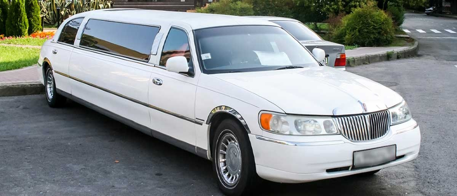 Experience the luxurious life of a limousine